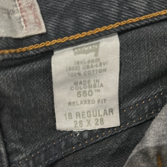 Vintage Levi High Waisted Shorts - Picture 4 of 4